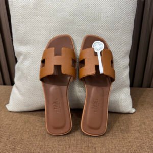 Hermès Unisex Leather-Sole Shoes