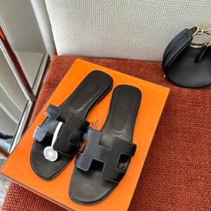 Hermès Unisex Sneakers
