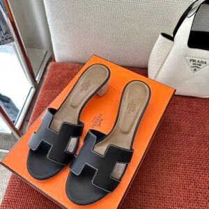 Hermès Unisex Sneakers
