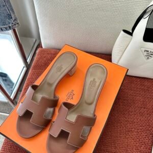 Hermès Unisex Sneakers