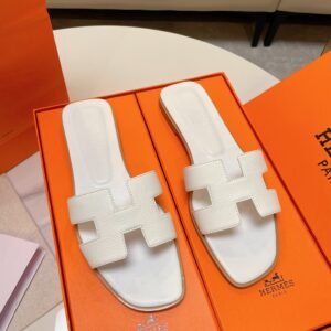 Hermès Unisex Sneakers