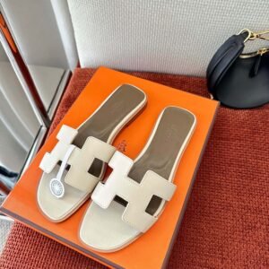 Hermès Unisex Sneakers