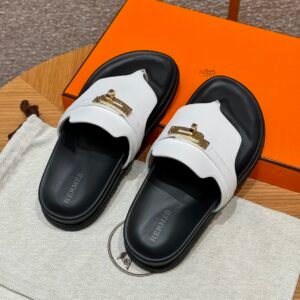 Hermès Unisex Sandals