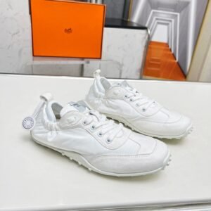 Hermès Unisex Sneakers