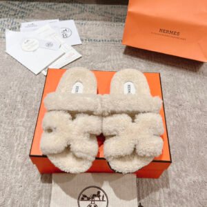 Hermès Unisex Shearling Shoes