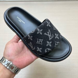 Louis Vuitton Unisex Slides