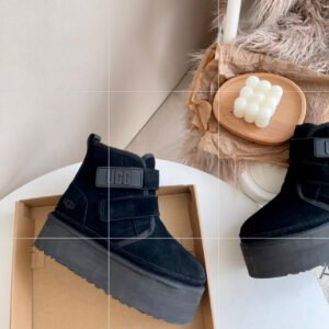 UGG Unisex Chelsea Boots
