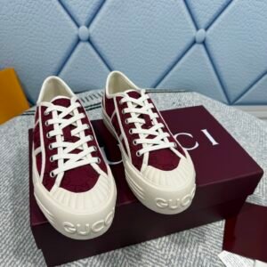 Gucci Women's Low-Top Sneakers