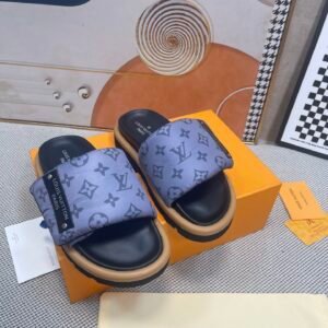 Louis Vuitton Unisex Slides