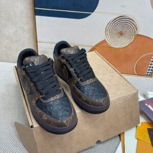 Louis Vuitton Unisex Athletic Sneakers