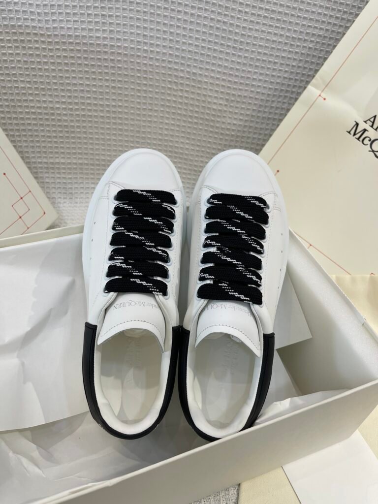 Alexander McQueen Unisex White Low-Top Sneakers detail image 1