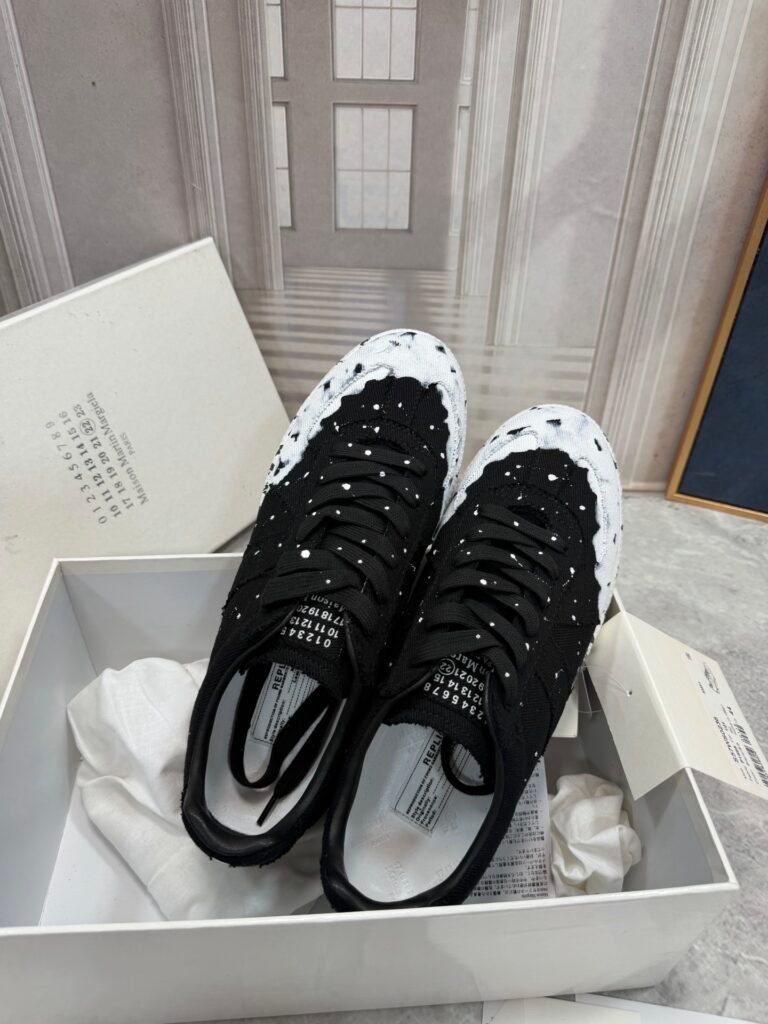MM6 Maison Margiela Unisex Sneakers detail image 1