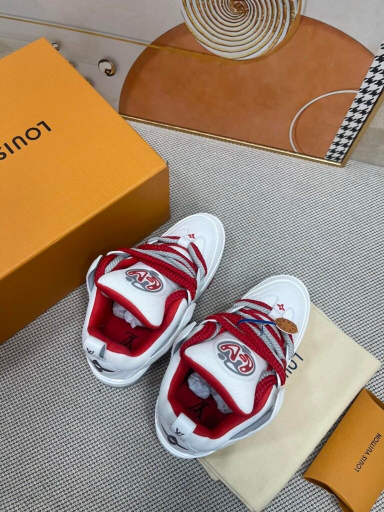 Louis Vuitton Unisex Chunky Sneakers detail 1