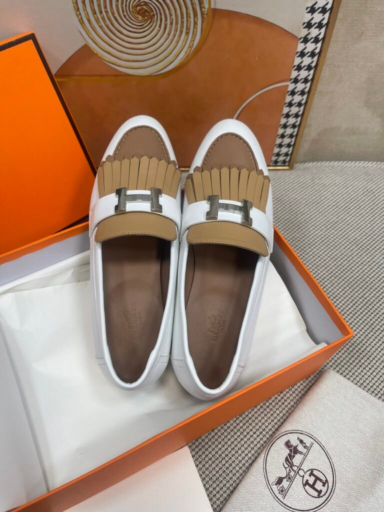 Hermès Unisex Loafers detail 1