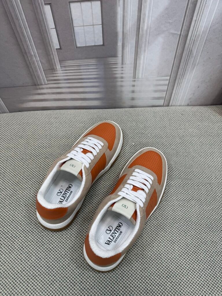 Valentino Garavani Unisex Loafers detail 1