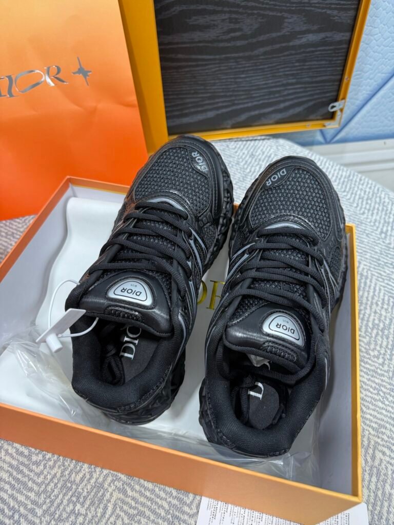 Dior Unisex Chunky Sneakers detail image 1
