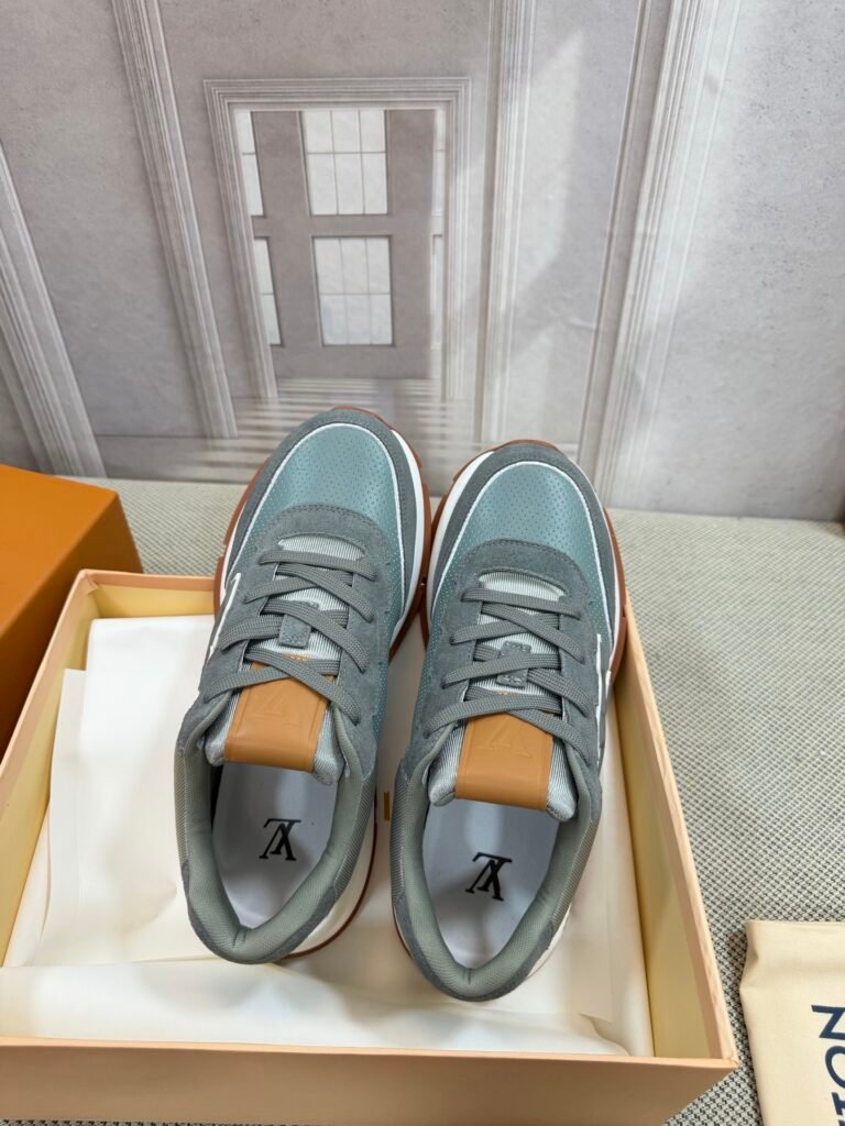 Louis Vuitton Blue-Grey Panelled Sneakers detail image 1