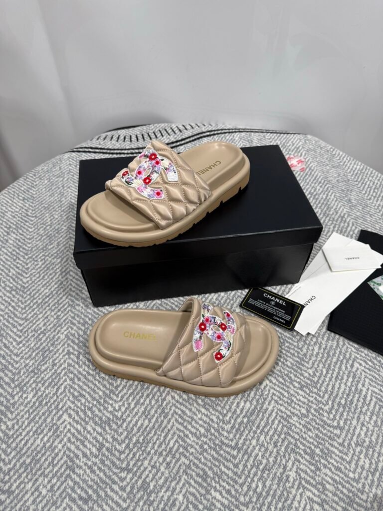Chanel Beige Embellished Slides detail image 1