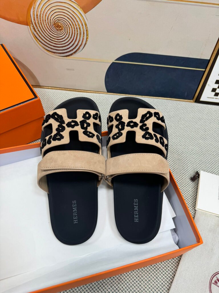 Hermès Unisex Slides detail 1