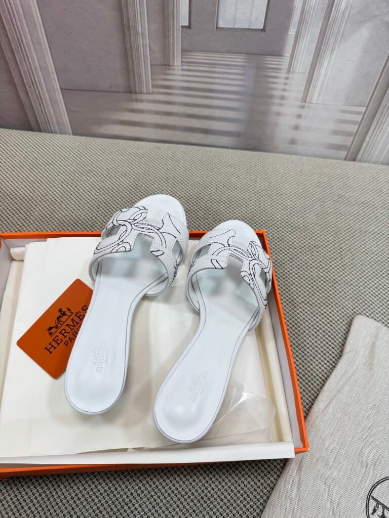 Hermès Unisex Slides detail 1
