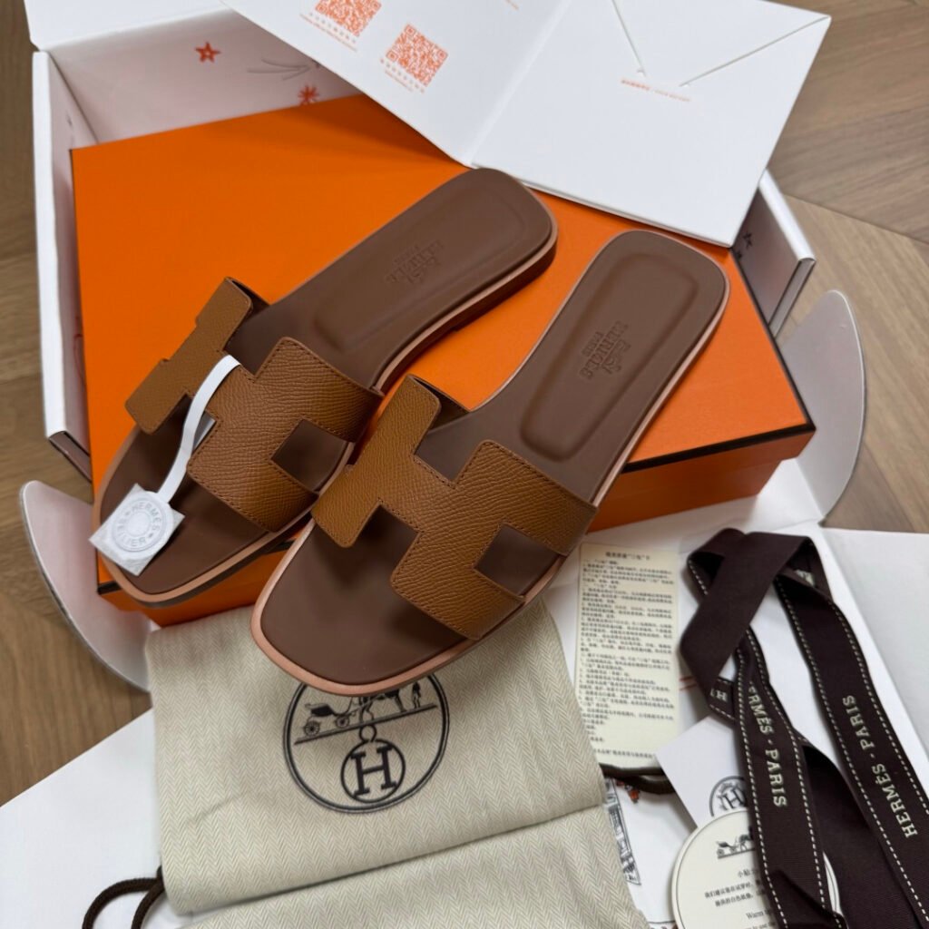 Hermès Unisex Sandals detail 1