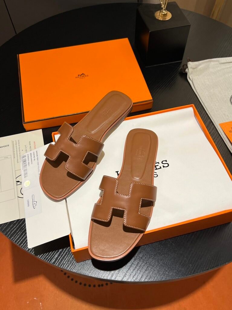 Hermès Unisex Slides detail 1