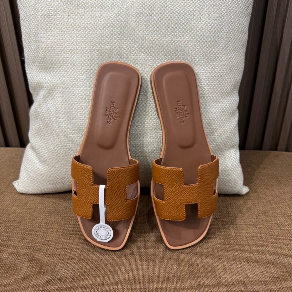 Hermès Unisex Leather-Sole Shoes detail 1