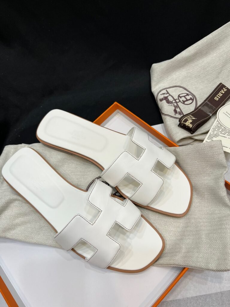 Hermès Unisex Slides detail 1
