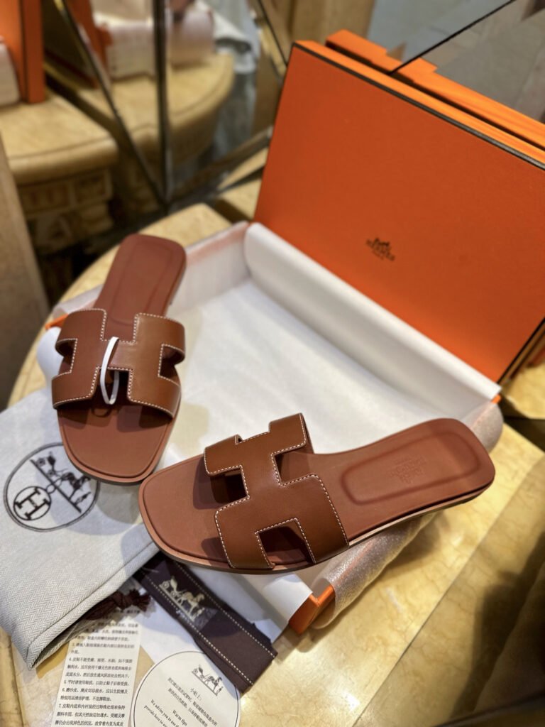 Hermès Unisex Slides detail 1
