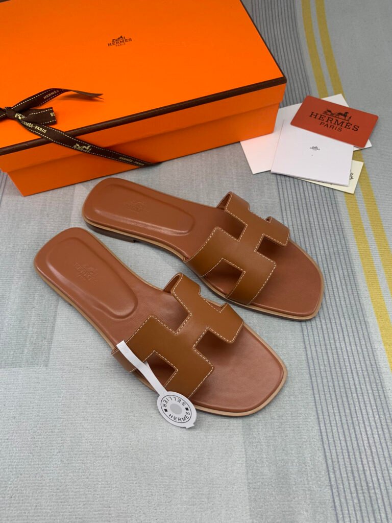 Hermès Unisex Slides detail 1