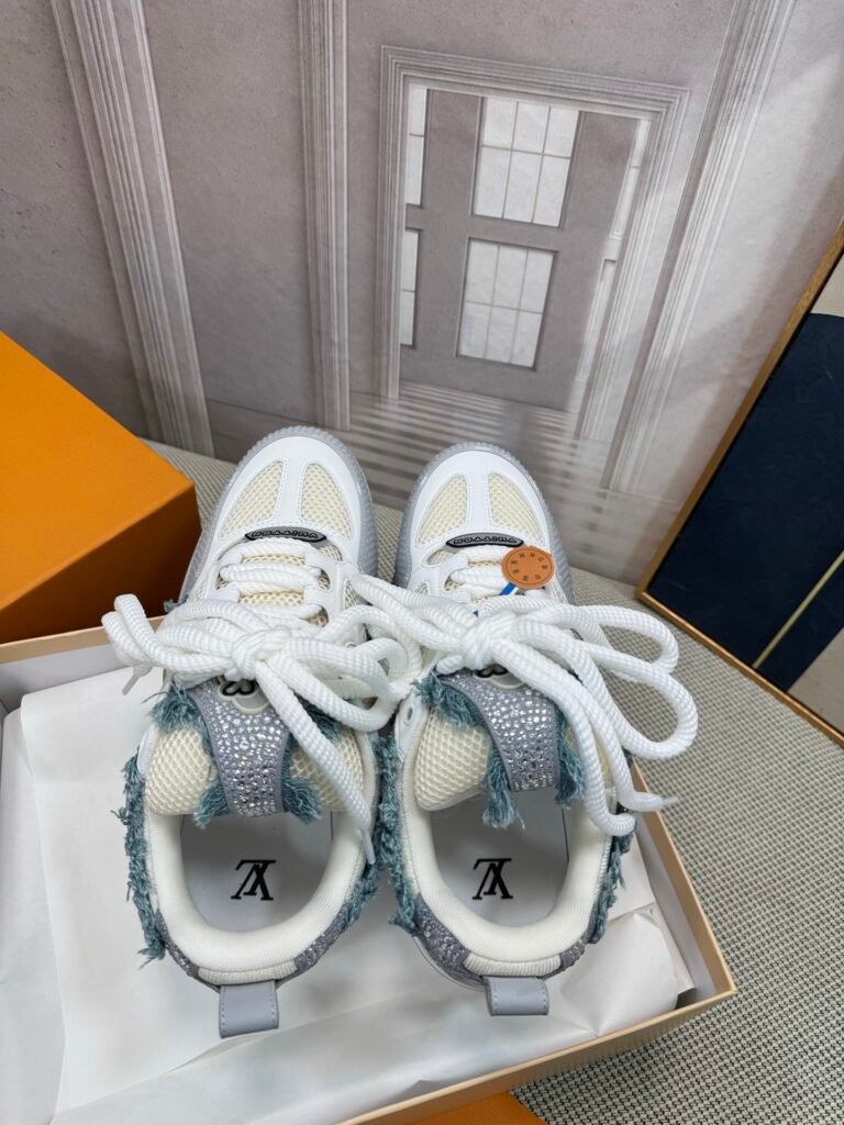 Louis Vuitton Unisex Chunky Sneakers detail 1