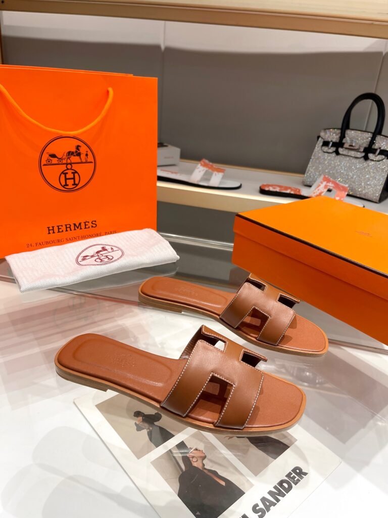 Hermès Unisex Slides detail 1