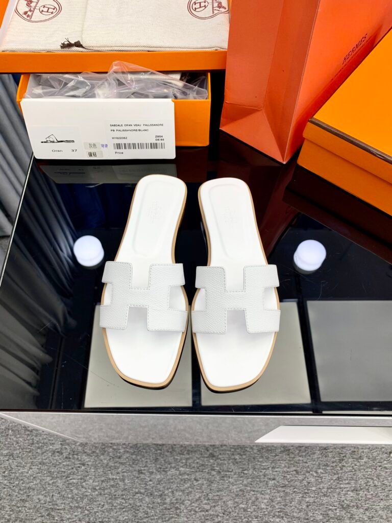 Hermès Unisex Slides detail 1