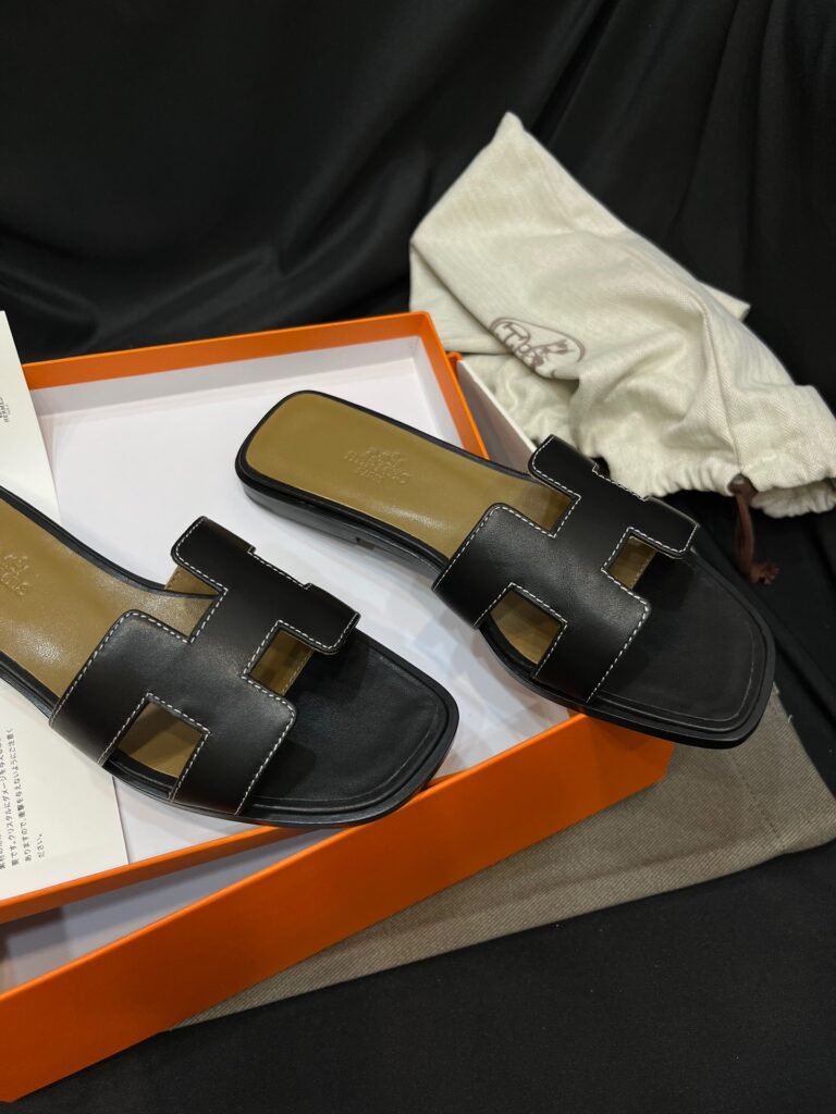 Hermès Unisex Slides detail 1