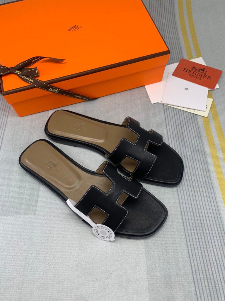 Hermès Unisex Slides detail 1