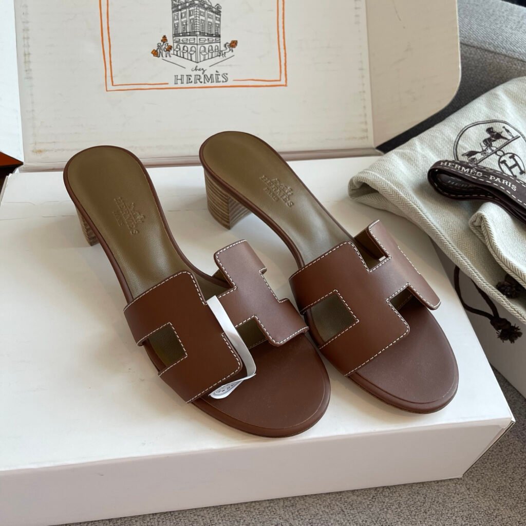 Hermès Women's High-Heel Pumps detail image 1