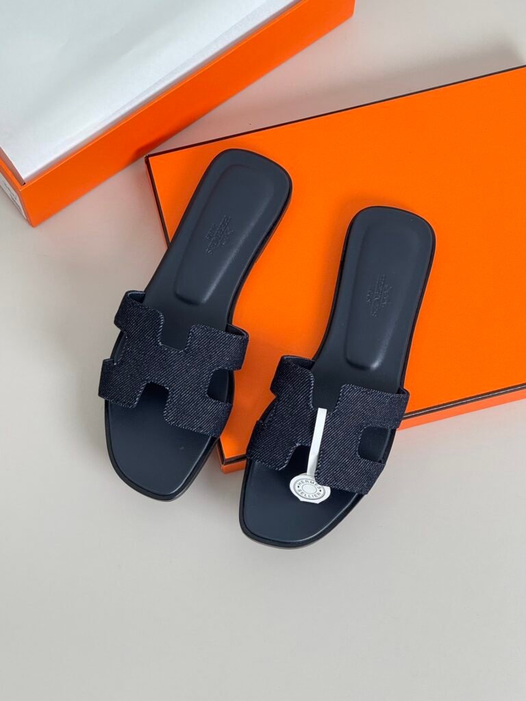 Hermès Women's Sneakers detail 1