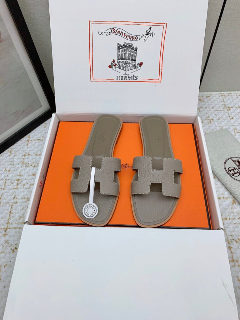 Hermès Unisex Slides detail 1