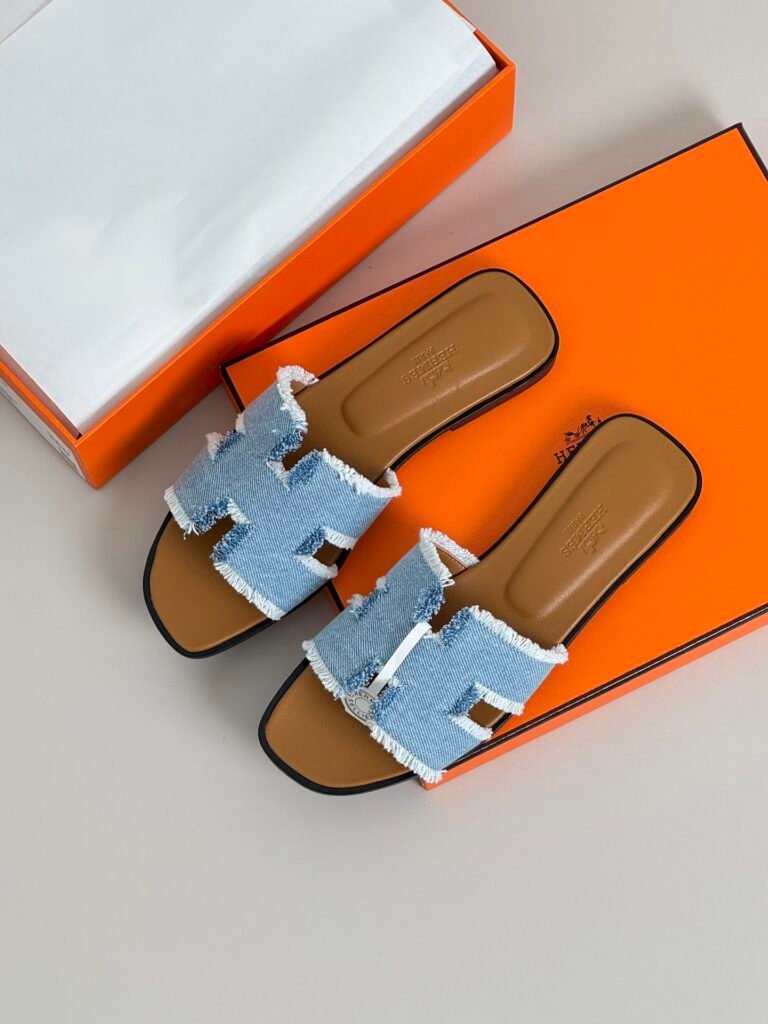 Hermès Women's Sneakers detail 1
