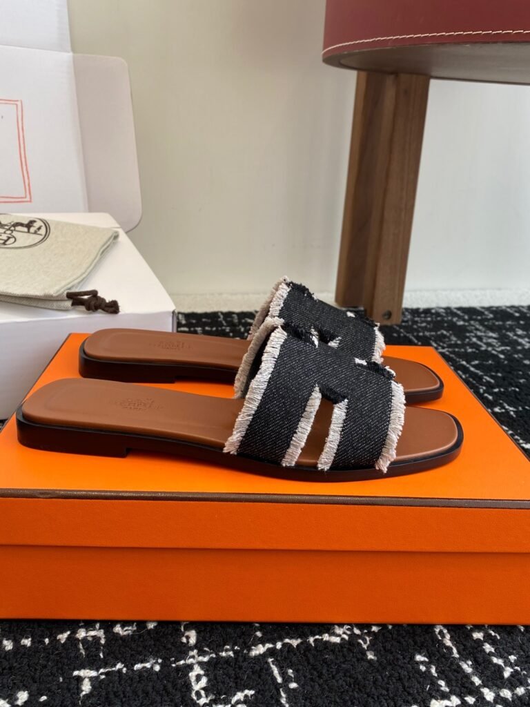 Hermès Women's Sneakers detail 1