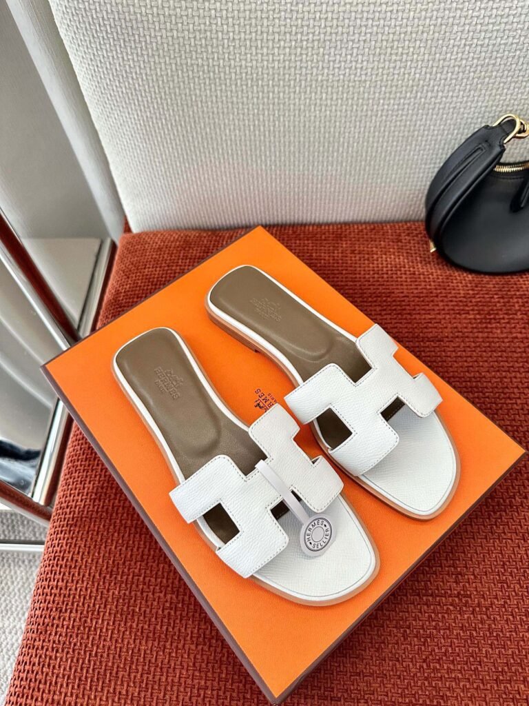 Hermès Unisex Sneakers detail 1