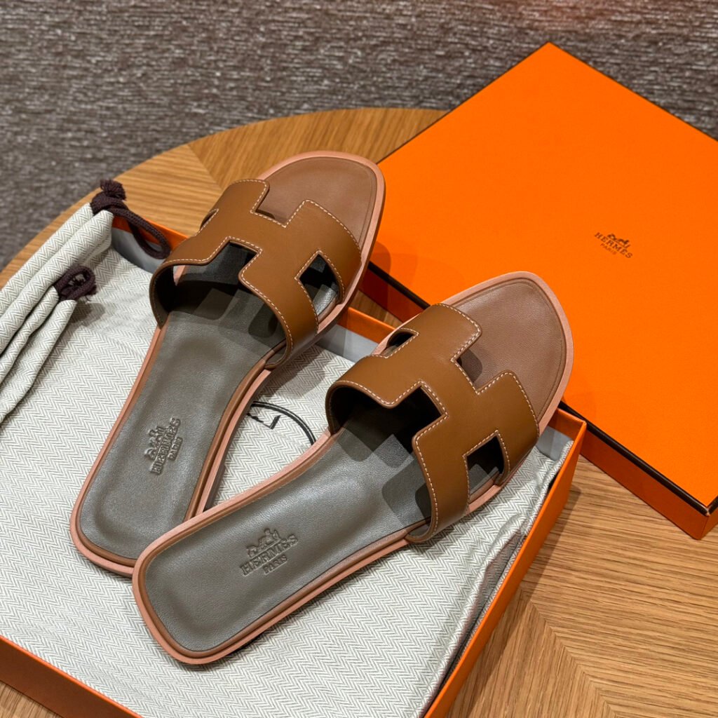 Hermès Unisex Slides detail 1