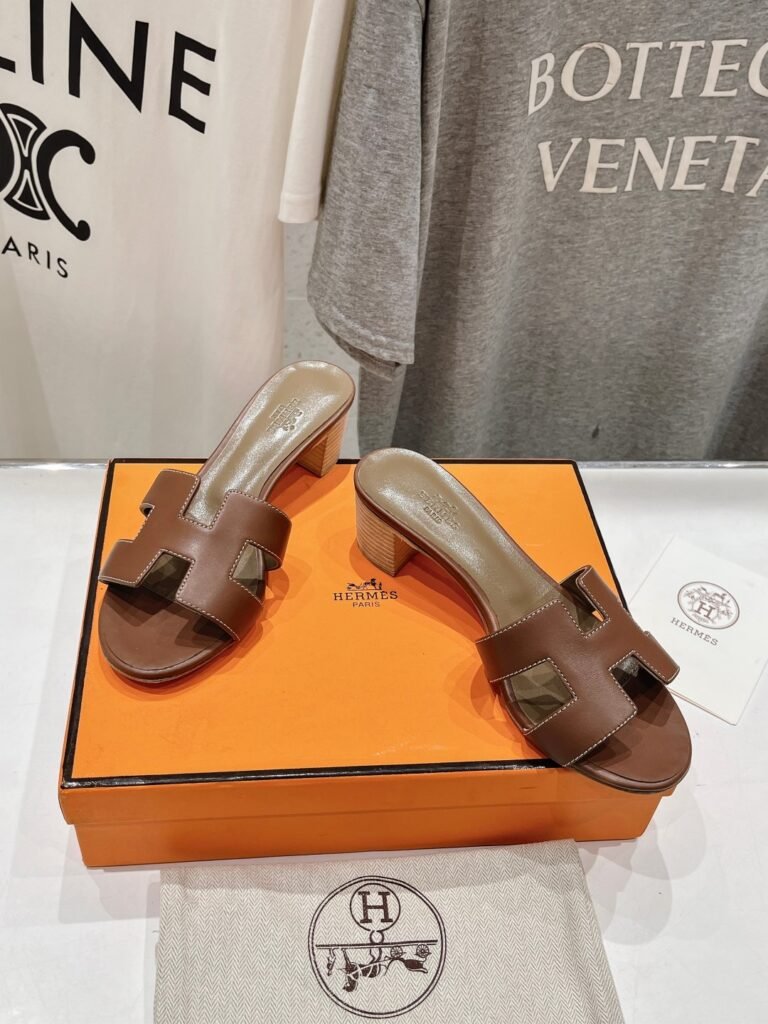Hermès Unisex Slides detail 1