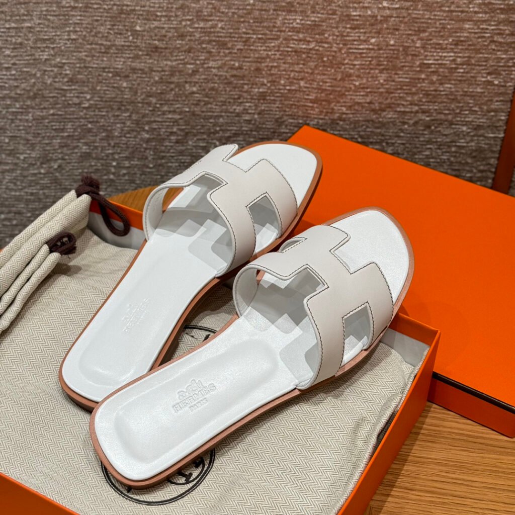 Hermès Unisex Slides detail 1