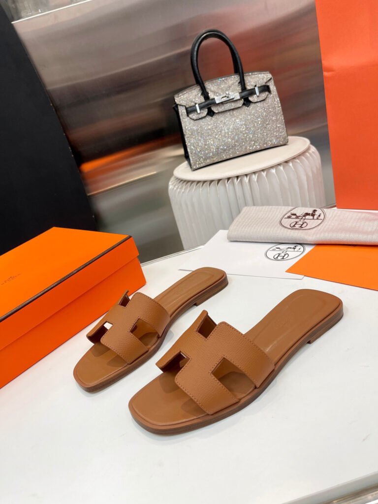 Hermès Unisex Slides detail 1