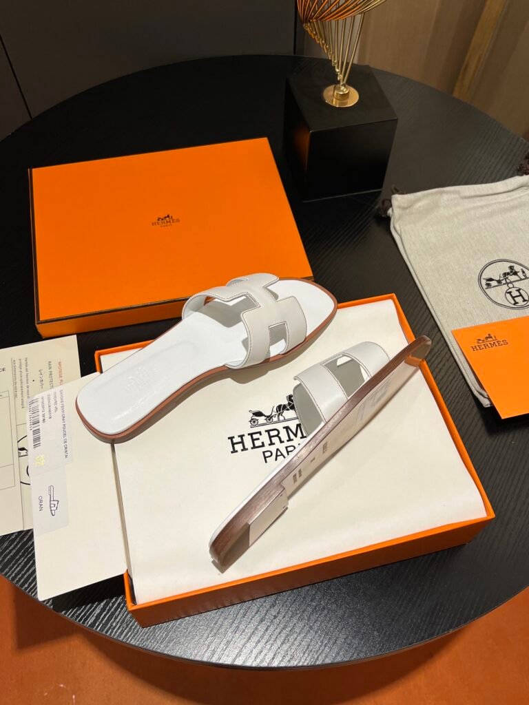 Hermès Unisex Slides detail 1