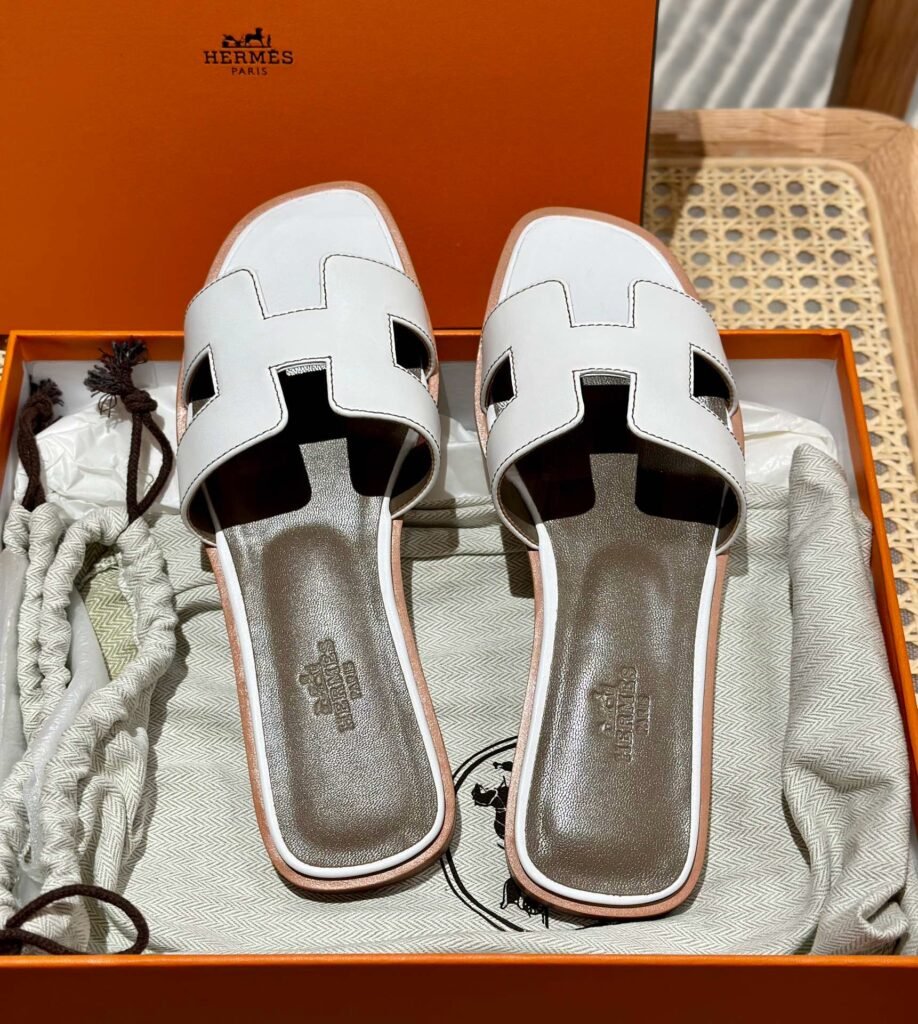 Hermès Unisex Slides detail 1