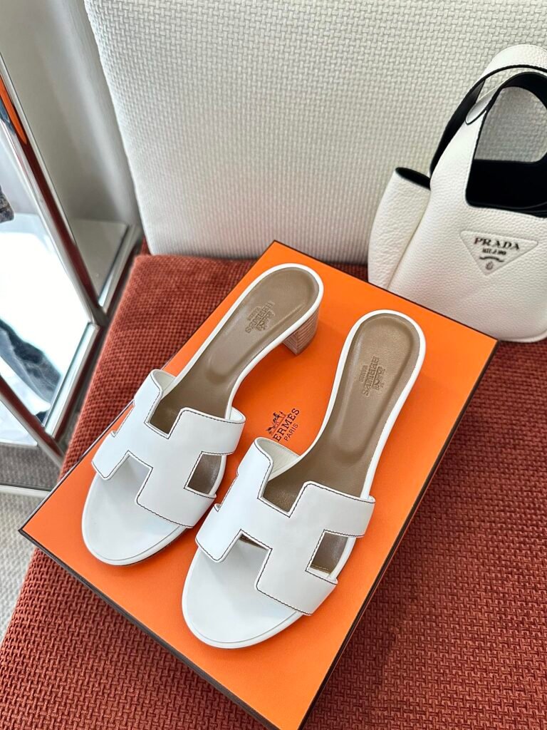 Hermès Unisex Slides detail 1