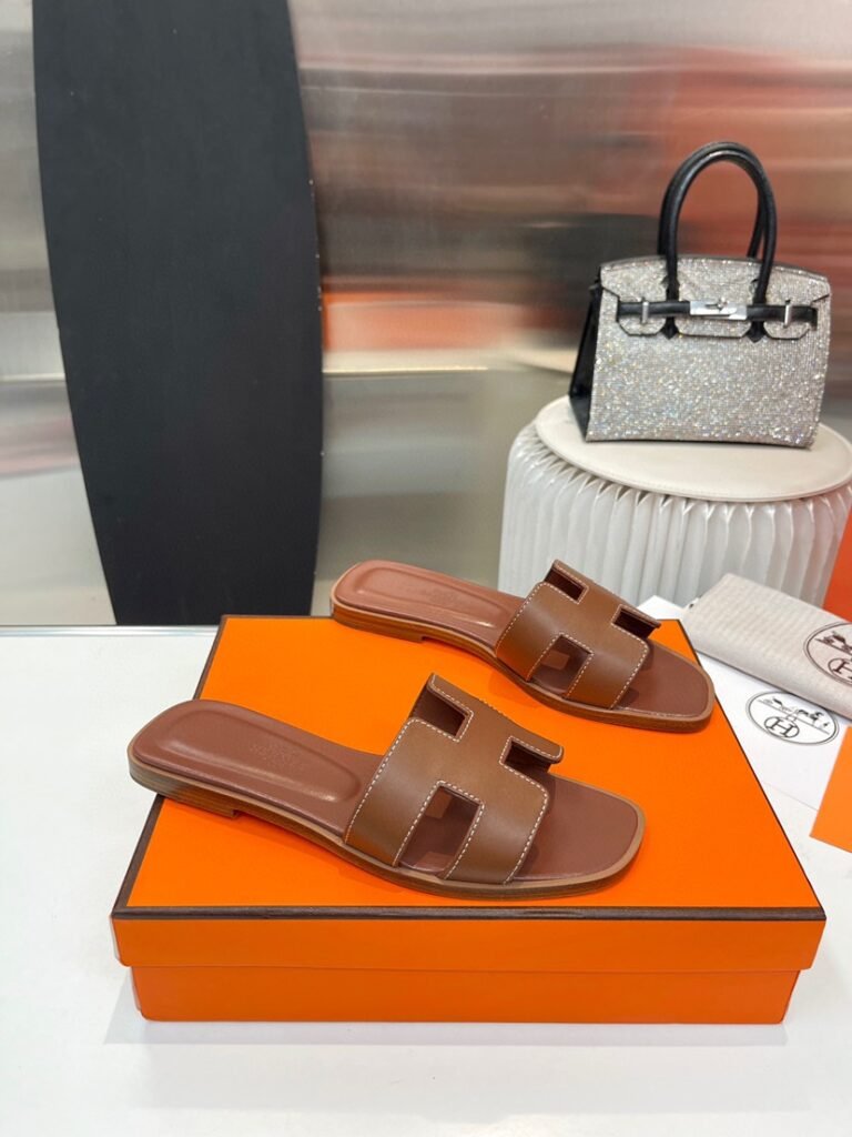 Hermès Unisex Slides detail 1