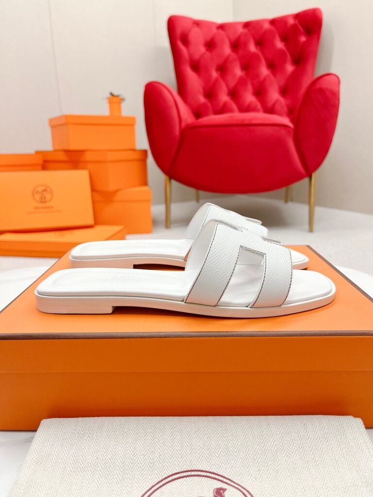 Hermès Unisex Slides detail 1